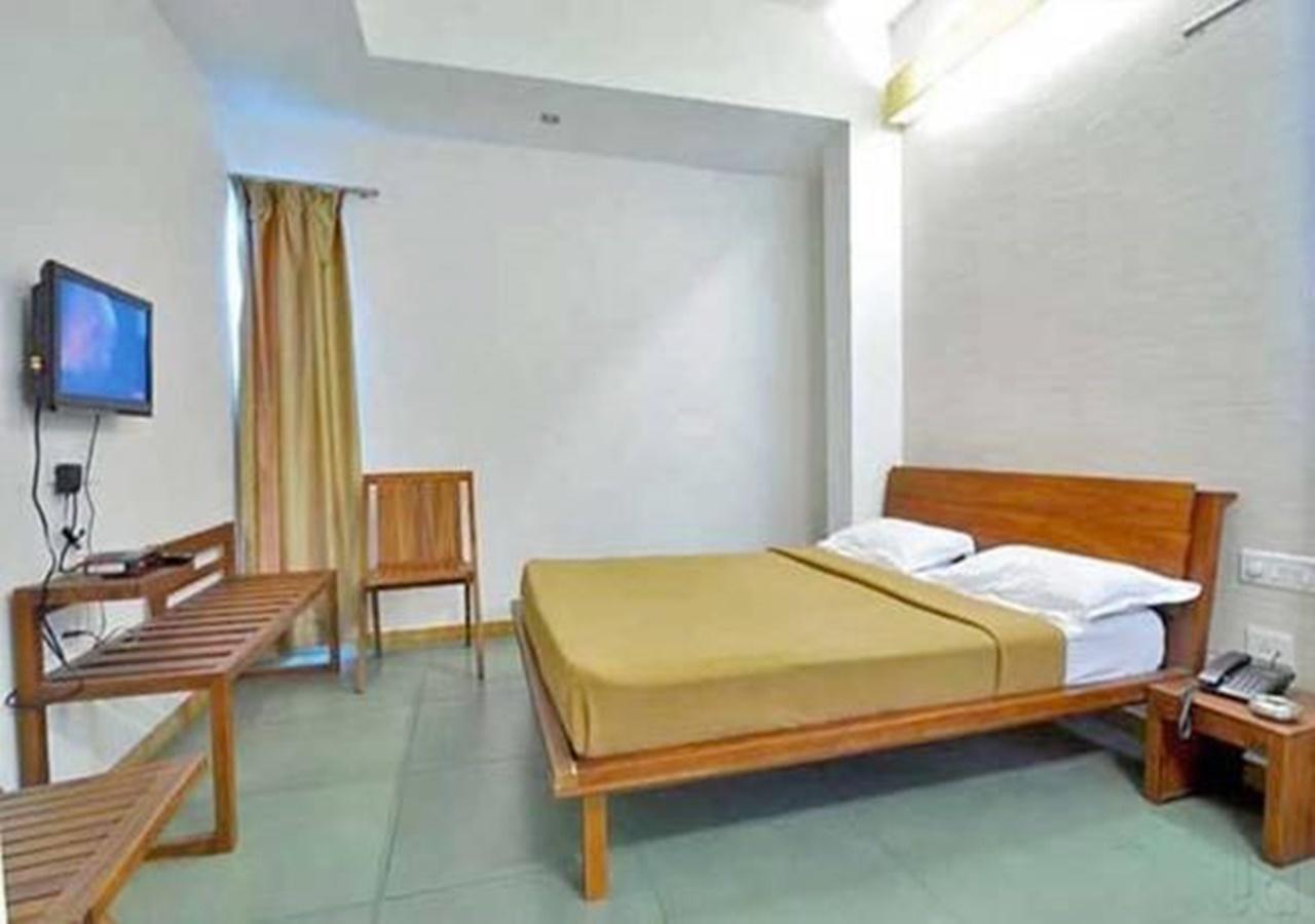 Hotel Holiday Home Bangalore Exterior foto
